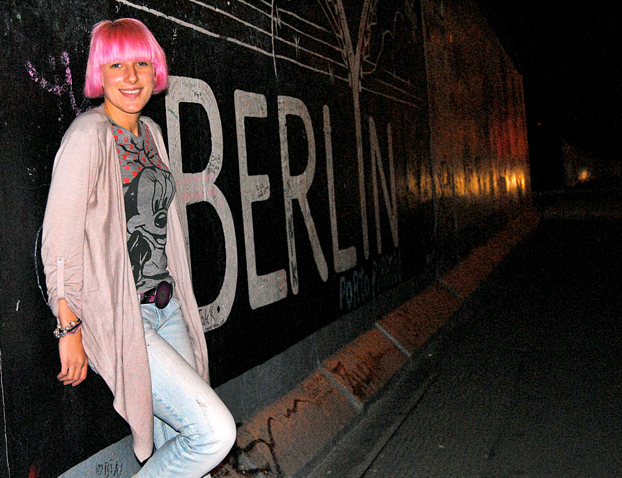 Gloria mit Glanz – Eine junge Frau aus Karben hält Berliner Fans in ...